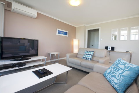 Sails Apartments - Holiday Byron Bay 6