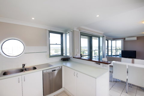 Sails Apartments - Holiday Byron Bay 2