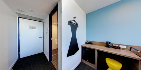 Ibis Budget Sydney Airport - Holiday Byron Bay 12