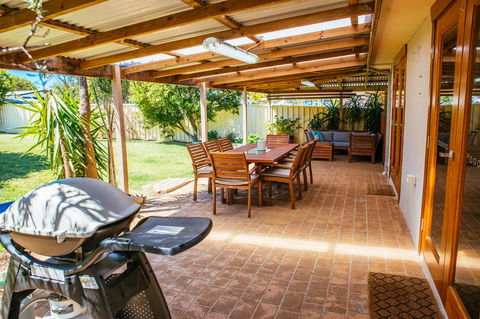 Sunbaker Pet Friendly Awards Finalist 4 Mins Walk To Culburra Beach - Holiday Byron Bay 0