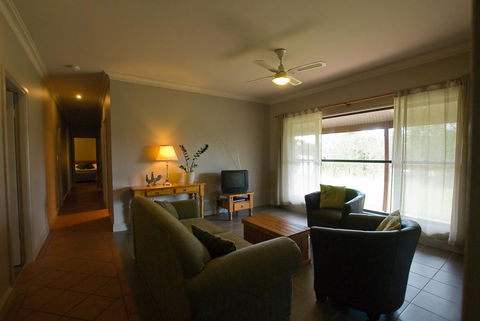Ironstone Estate Lovedale - Holiday Byron Bay 34