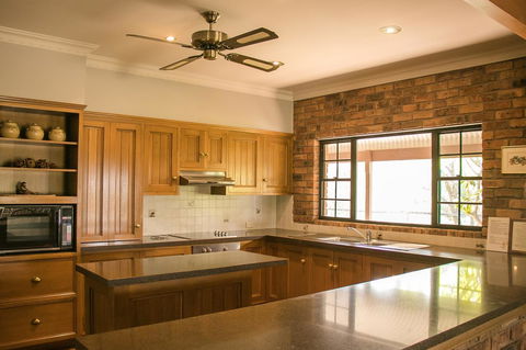 Ironstone Estate Lovedale - Holiday Byron Bay 4