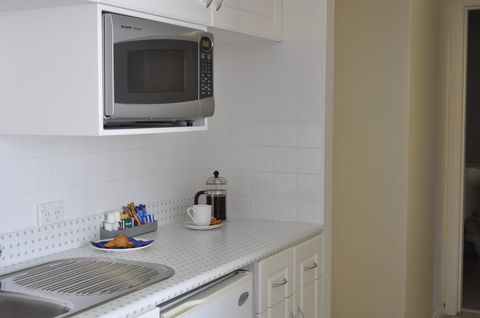 Coogee Sands Hotel & Apartments - Holiday Byron Bay 1