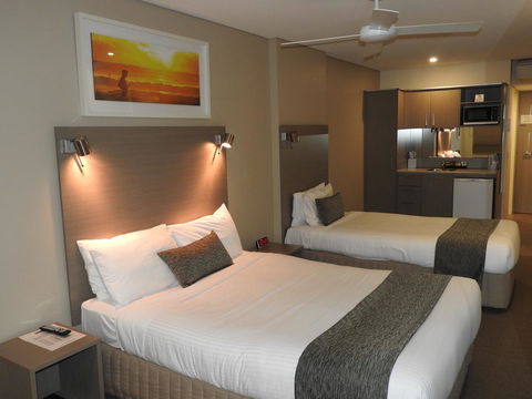 Manly Paradise Motel & Apartments - Holiday Byron Bay 1