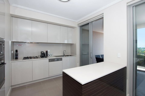 The Junction Palais - Modern And Spacious 2BR Bondi Junction Apartment Close To Everything - Holiday Byron Bay 8
