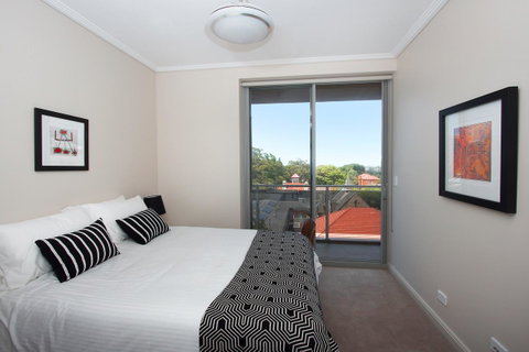 The Junction Palais - Modern And Spacious 2BR Bondi Junction Apartment Close To Everything - Holiday Byron Bay 6