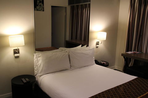 Kirketon Hotel Sydney - Holiday Byron Bay 9