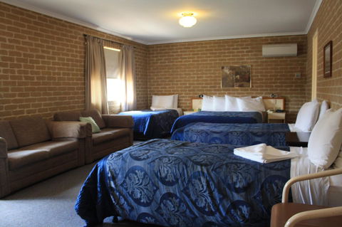 Grand Manor Motor Inn - Holiday Byron Bay 1