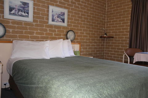 Grand Manor Motor Inn - Holiday Byron Bay 5