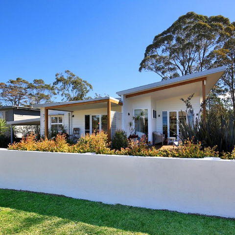 Jervis Bay Beach Shack I Pet Friendly - Holiday Byron Bay 1