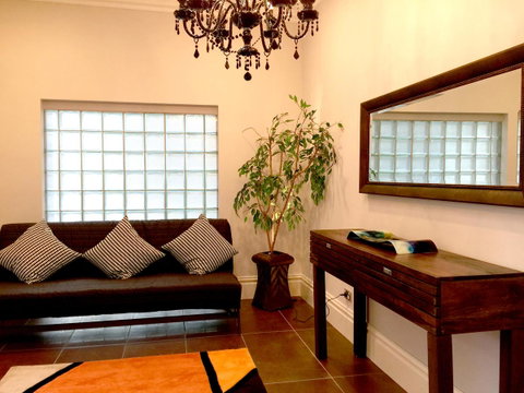 Luxury House In Bondi Junction - Holiday Byron Bay 7