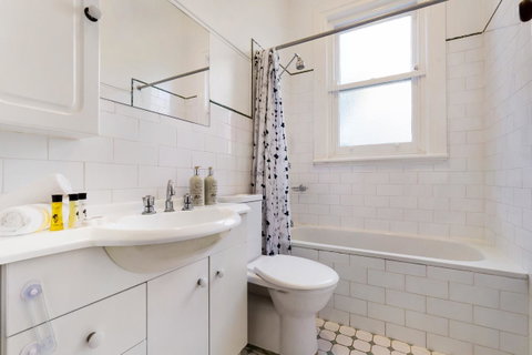 Drummoyne 3 Bedroom Home (62ALE) - Holiday Byron Bay 7