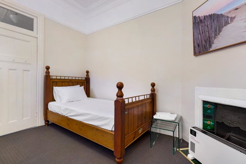 Drummoyne 3 Bedroom Home (62ALE) - Holiday Byron Bay 2