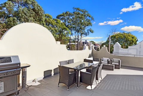 Glebe Self-Contained Modern One-Bedroom Apartments - Holiday Byron Bay 0