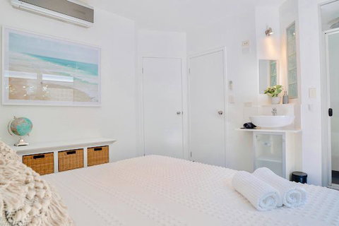 Hastings By The Sea - Holiday Byron Bay 3