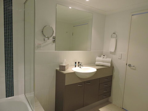 BASE Holidays - Ettalong Beach Premium Apartments - Holiday Byron Bay 6