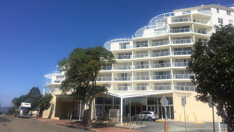 BASE Holidays - Ettalong Beach Premium Apartments - Holiday Byron Bay 0