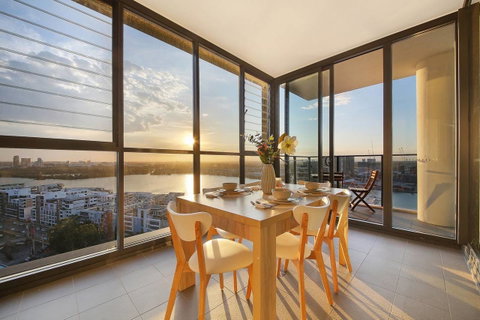 Stunning Sunset Water View 2BEDs On High Rises - Holiday Byron Bay 0