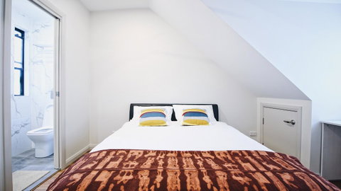 Cozy 5 Bed House In Sydney - Holiday Byron Bay 17