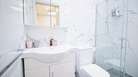 Cozy 5 Bed House In Sydney - Holiday Byron Bay 22