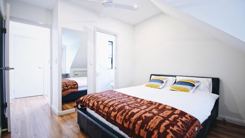 Cozy 5 Bed House In Sydney - Holiday Byron Bay 12