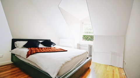 Cozy 5 Bed House In Sydney - Holiday Byron Bay 21