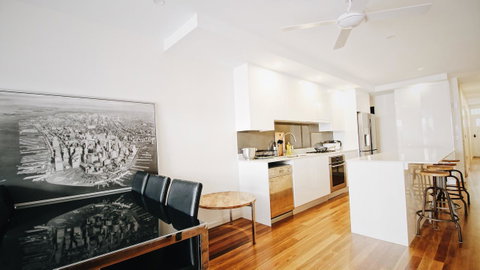 Cozy 5 Bed House In Sydney - Holiday Byron Bay 5