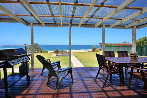 Glory @ Culburra - Absolute Beachfront - Pet & Family Friendly - Holiday Byron Bay 12