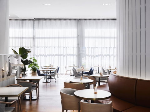 Novotel Sydney Darling Square - Holiday Byron Bay 2