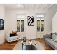Walk to the city from this renovated heritage gem - Holiday Byron Bay