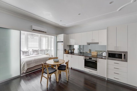 Regents Court Sydney - Holiday Byron Bay 13