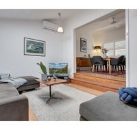 Spacious cottage with views 10 mins from the city - Holiday Byron Bay