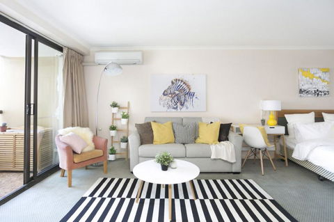 Paxsafe Sydney Hyde Park Budget Apartments - Holiday Byron Bay 8