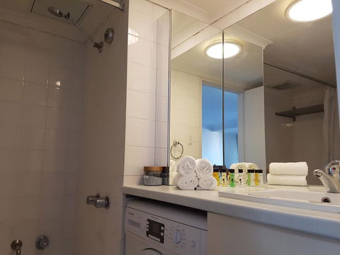 Paxsafe Sydney Hyde Park Budget Apartments - Holiday Byron Bay 11
