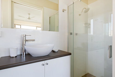 Baywatch Apartments Merimbula - Holiday Byron Bay 13