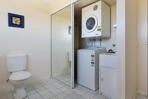 Baywatch Apartments Merimbula - Holiday Byron Bay 17