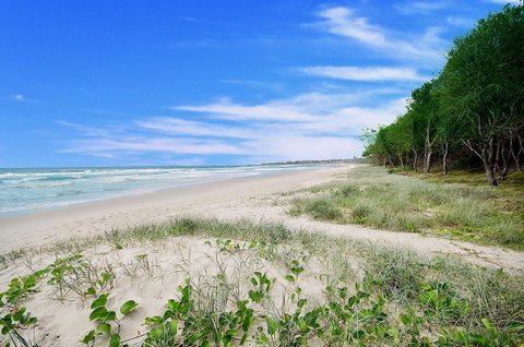 Casuarina Beachfront House - Hostie Properties - Holiday Byron Bay 2