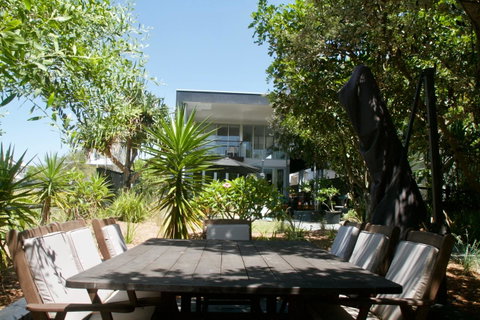 Casuarina Beachfront House - Hostie Properties - Holiday Byron Bay 14