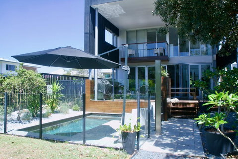 Casuarina Beachfront House - Hostie Properties - Holiday Byron Bay 4