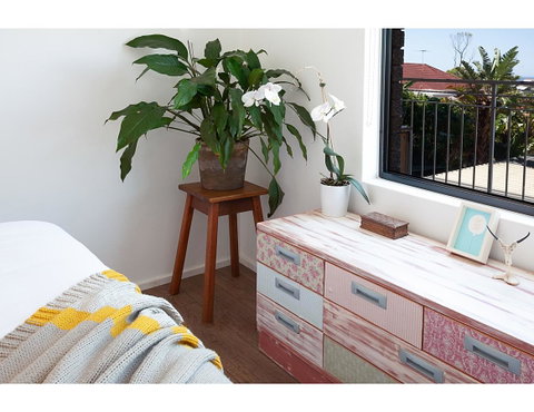 Ocean Views And Sea Breezes Over Bondi Beach - Holiday Byron Bay 14