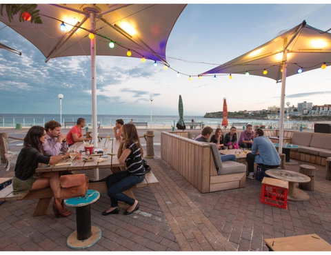 Ocean Views And Sea Breezes Over Bondi Beach - Holiday Byron Bay 20