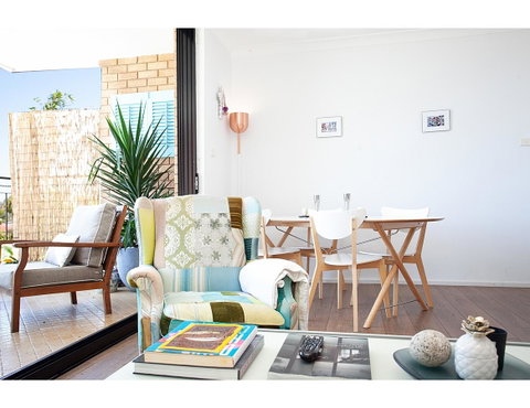 Ocean Views And Sea Breezes Over Bondi Beach - Holiday Byron Bay 3