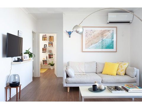 Ocean Views And Sea Breezes Over Bondi Beach - Holiday Byron Bay 10