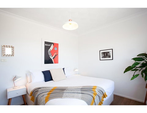 Ocean Views And Sea Breezes Over Bondi Beach - Holiday Byron Bay 13