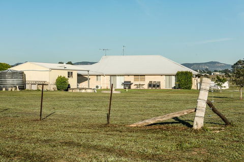 Madigan Wine Country Cottages - Holiday Byron Bay 32