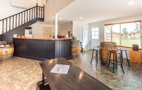 Madigan Wine Country Cottages - Holiday Byron Bay 25