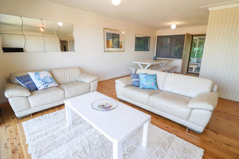 Coastal Horizons Beach House - Holiday Byron Bay 0