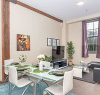 Classic 2 BR Apt in Pyrmont - Holiday Byron Bay