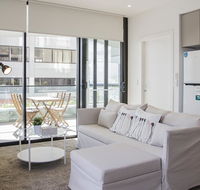 Cozy apartment with harbour bridge view in Bondi - Holiday Byron Bay