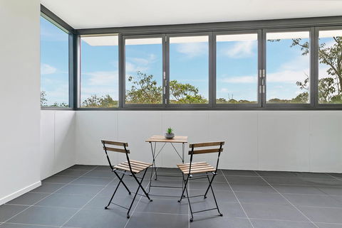 Stylish And Neat Two Bed Apartment In Wentworth Point - Holiday Byron Bay 8